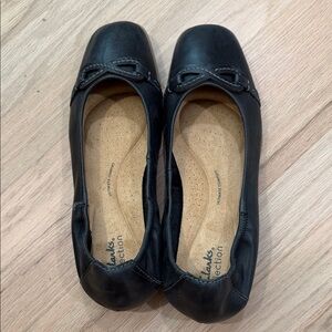 Clarks Women's Black Leather Loafers